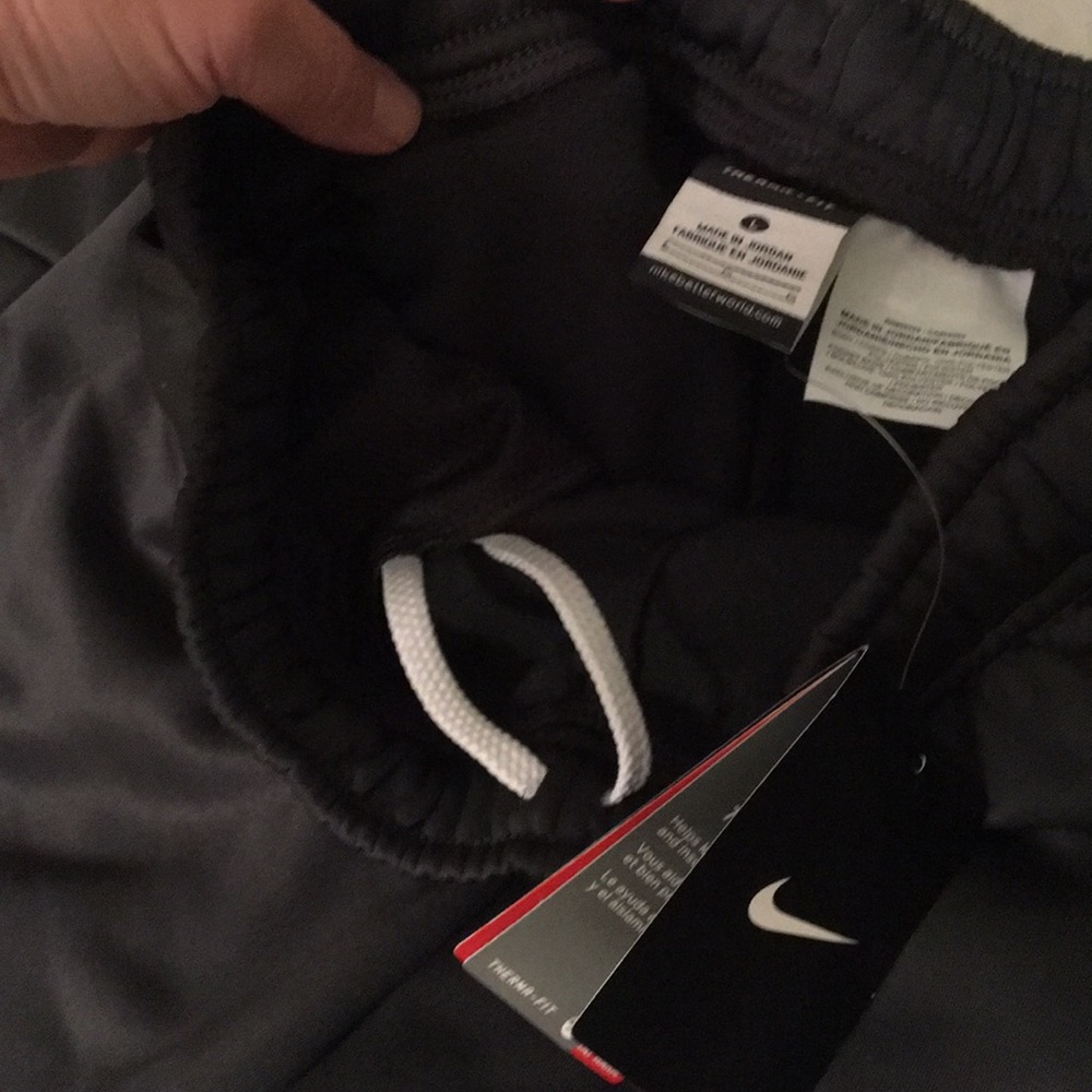 Boys Therma-Fit NWT Nike BOY'S Knockout Sweatpants - Picture 6 of 8
